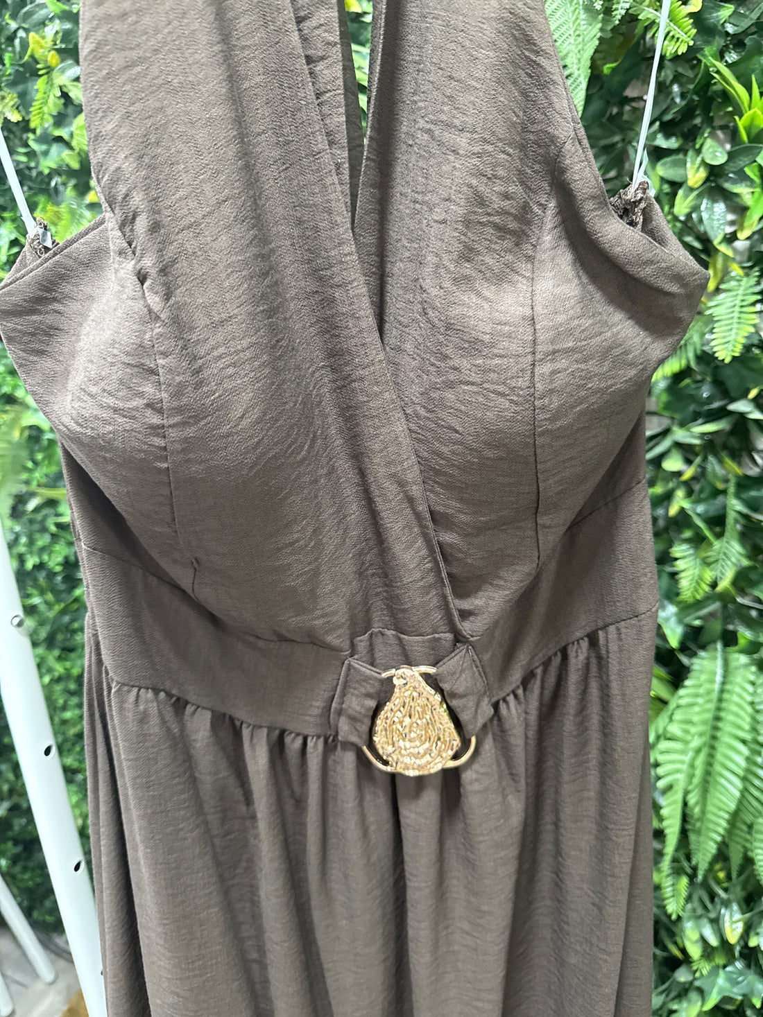 Vestido broche oro